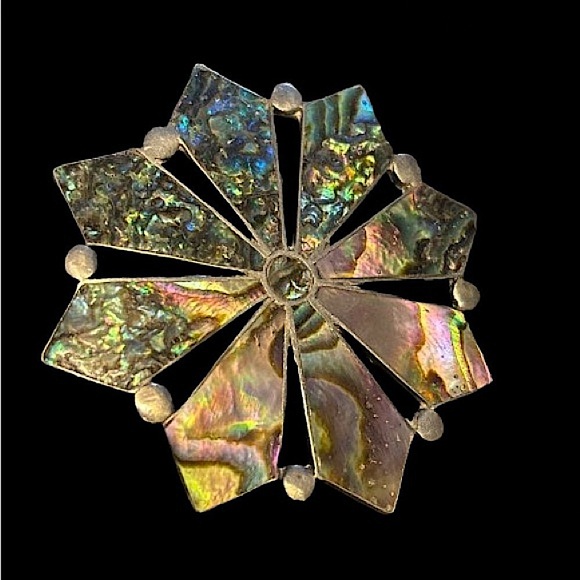 Vintage Unisex Elegant Abalone Shell Flower Brooch on Silver - Picture 1 of 8
